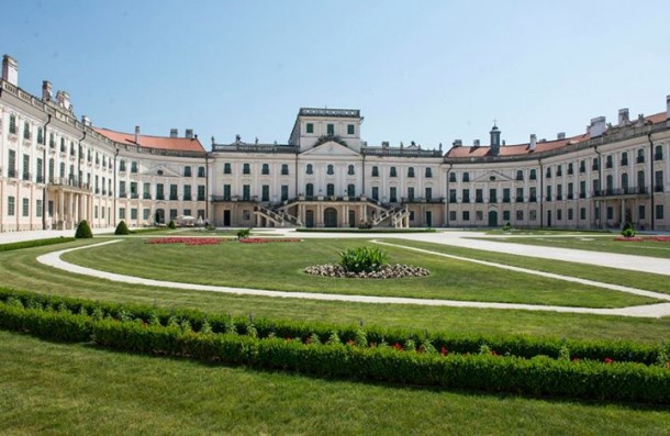 Megújult az Eszterházy-kastély parkja