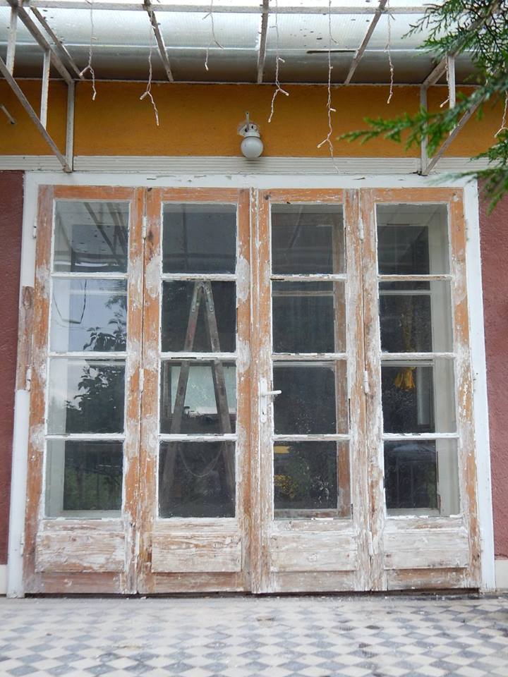 Egy életújítás eredménye: ház francia ablakkal