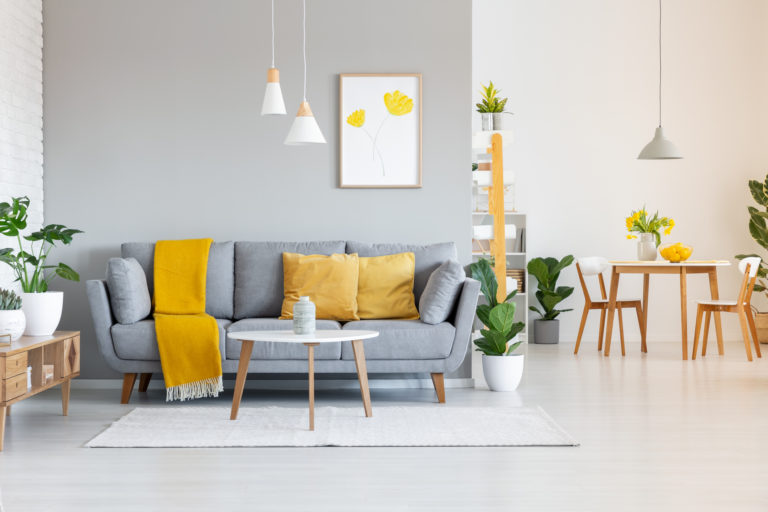 A legszebb sárga nappalik – Így csempéssz vidámságot otthonodba