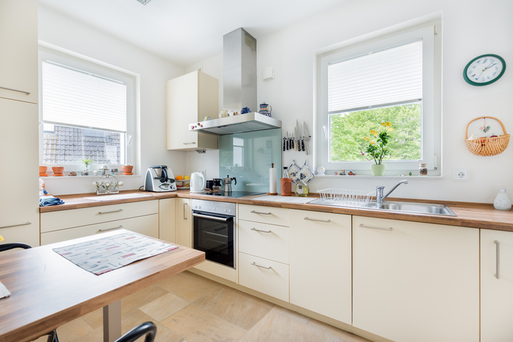 A legjobb tippek L-alakú konyhára – Így lesz tökéletes ez a helyiség