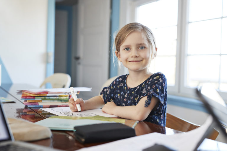 Iskolás gyerekszoba kialakítása – Ezeket a tényezőket mindenképp vedd figyelembe