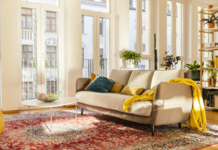 Instant ráncfelvarrás lakásodnak: adj hozzá egy színes szőnyeget!