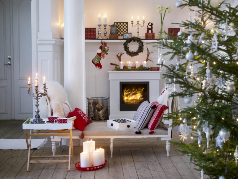 #Karácsonyi készülődés 7. – Ilyen egy ünneplőbe öltöztetett nappali