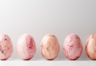 Húsvéti tojásfestés körömlakkal – Így készíts egyedi tojásokat