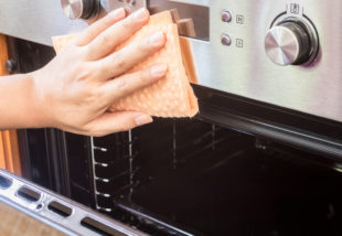 Így tisztítsd ki alaposan a sütőt – Mutatjuk, milyen gyakran és hogyan csináld
