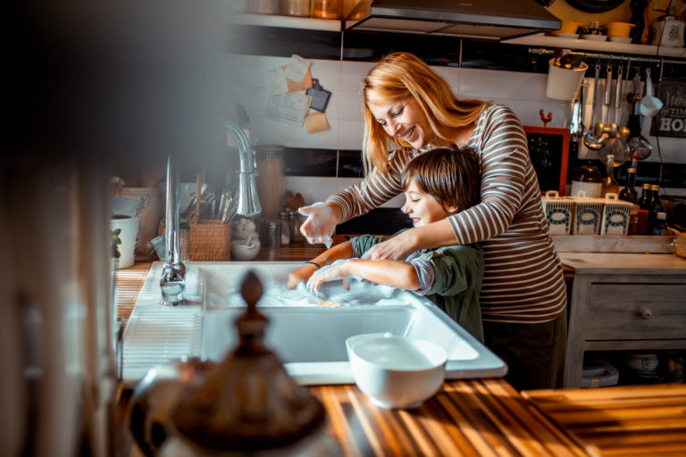 Eldugult konyhai lefolyó – Ezzel a 3 egyszerű és gyors szokással megelőzheted a probléma kialakulását