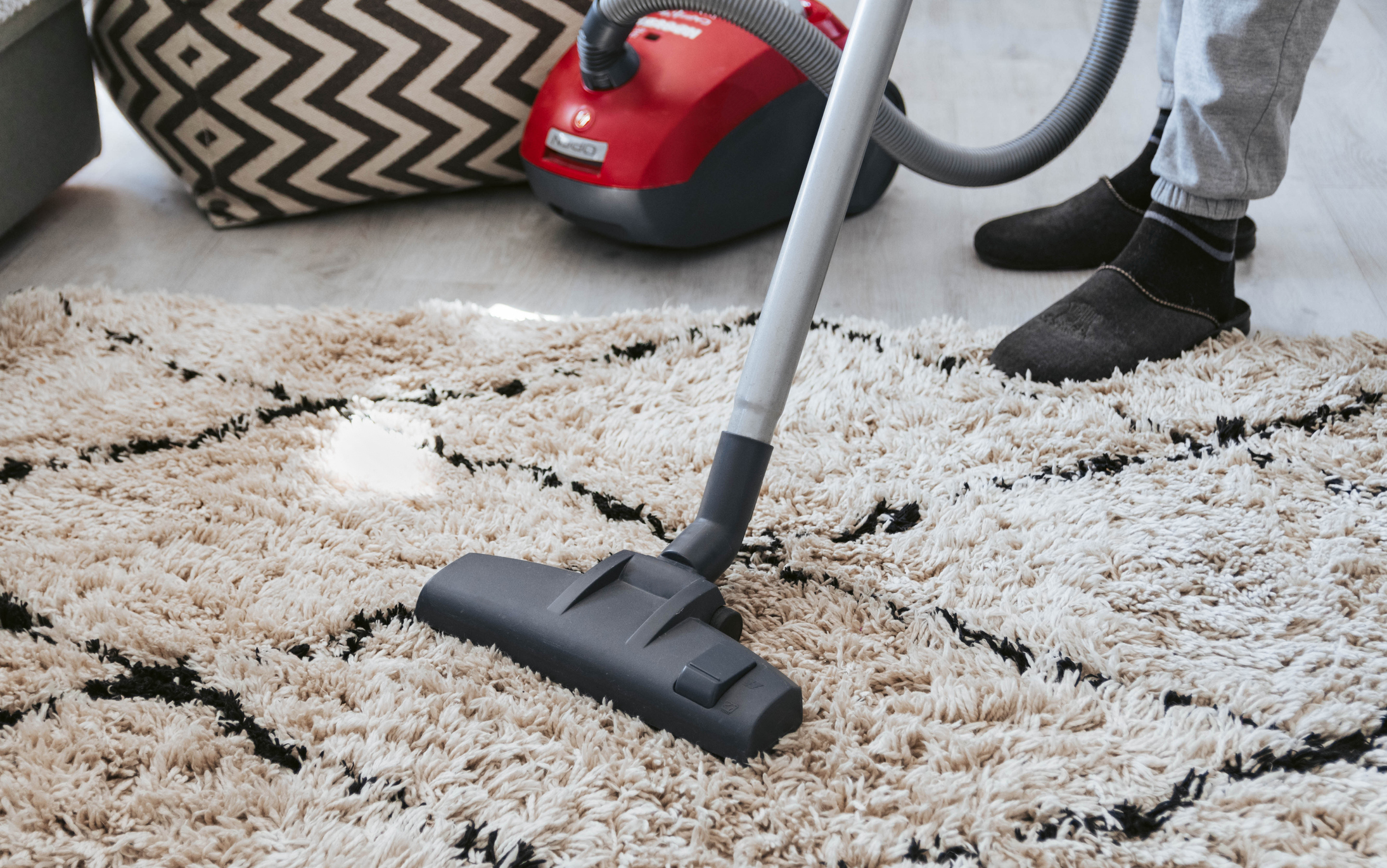 Мокрый ковер. Cleaning Carpet man. Carpet.uk.