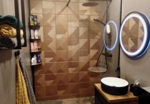 Megérte merésznek lenni! – Ez a budapesti panel fürdőszoba mindössze 8 nap alatt tetőtől talpig megújult