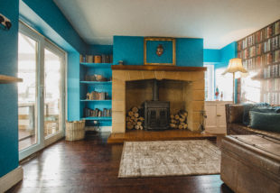 Kék nappali ötletek – Így dekorálj a kék különböző árnyalataival a nappaliban