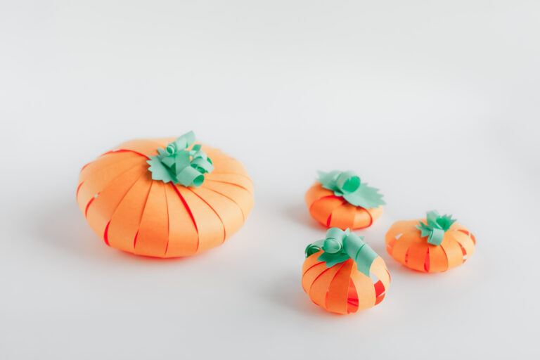 Őszi DIY tipp – Így készíts jópofa halloween tök díszeket papírból