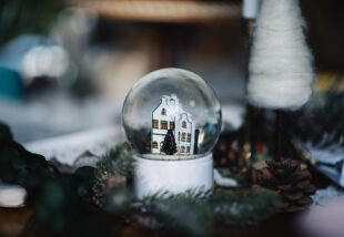 Havas táj a pohárban – Bájos karácsonyi dekoráció pár lépésben