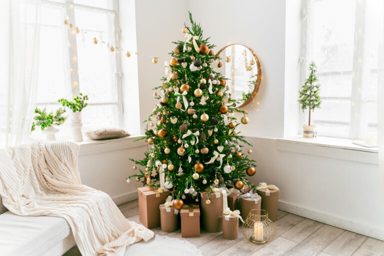 Arany karácsony – Az elegancia és a nosztalgia gyönyörű harmóniája