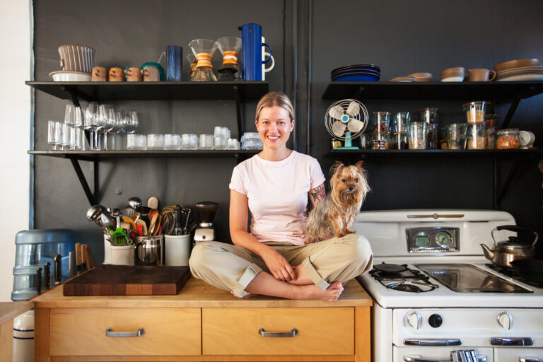 Mini konyha ötletek – Hogyan hozhatod ki a legtöbbet a kis konyhádból?