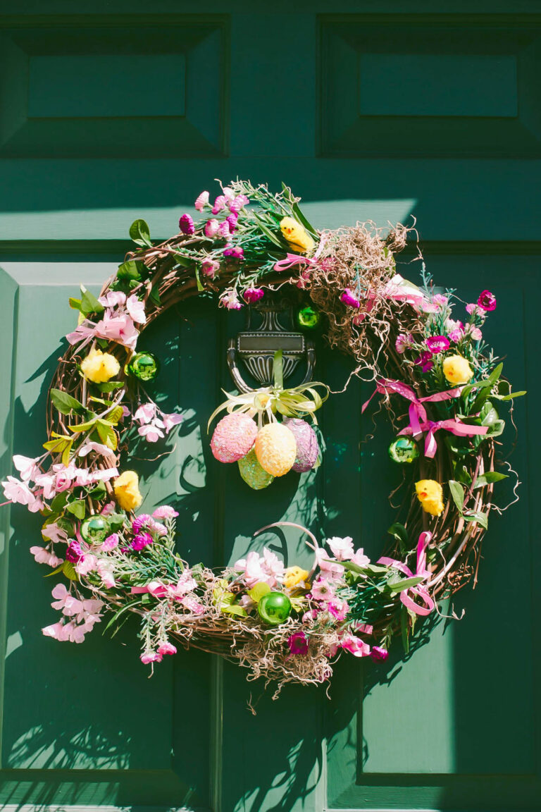 Ajtódísz készítése házilag – Így készíts tavaszi vagy húsvéti hangulatú koszorút